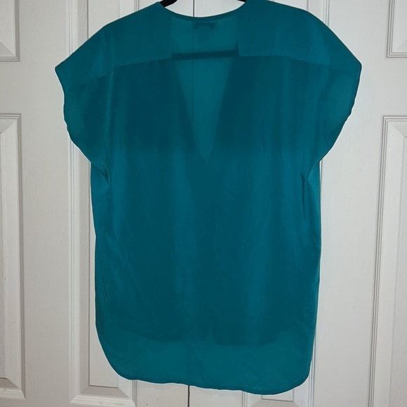 Dkny  teal sheer Loose fit silky sleeveless blouse Sz XS - Picture 4 of 12
